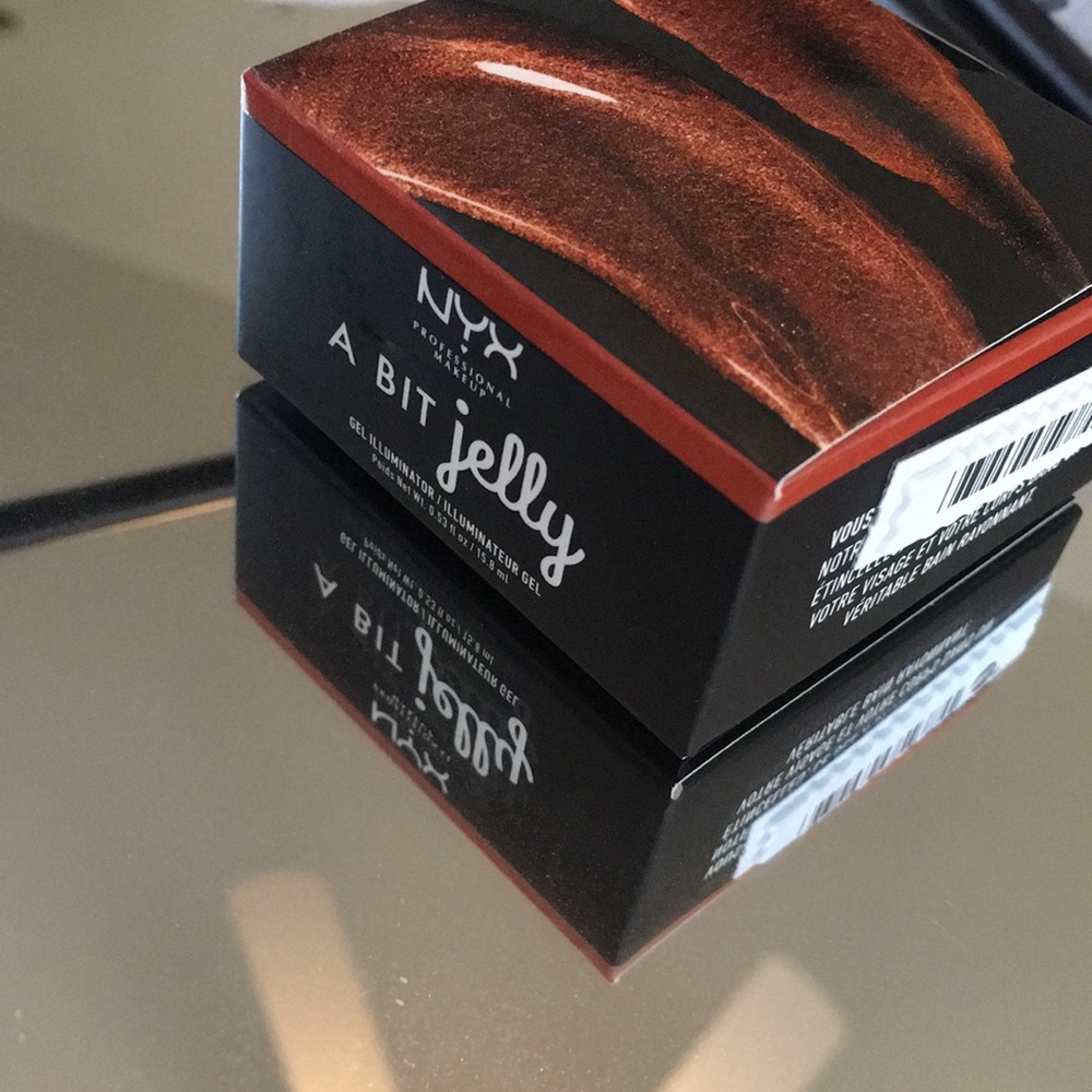 NYX A Bit Jelly face and body gel Illuminator